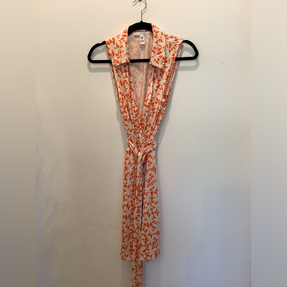 Diane Von Furstenberg silk wrap dress Sz 14 ICONIC